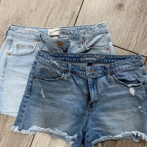 Universal Thread Light and Dark Blue Denim Shorts size 8/29